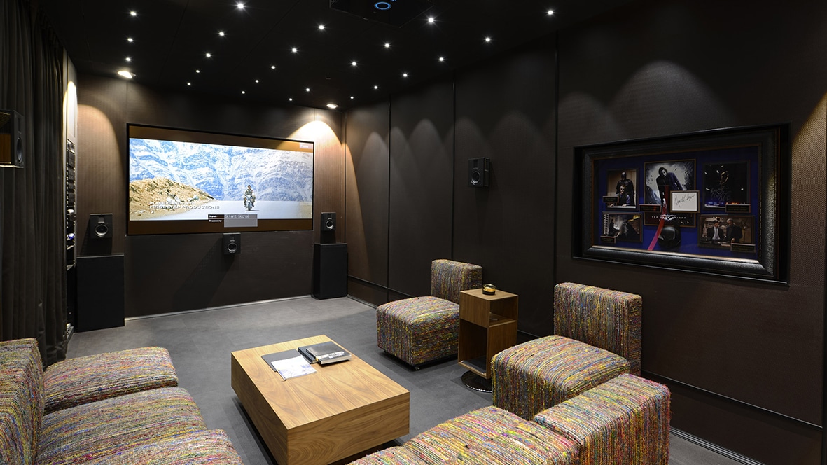 Home Cinema - Steinway Lyngdorf