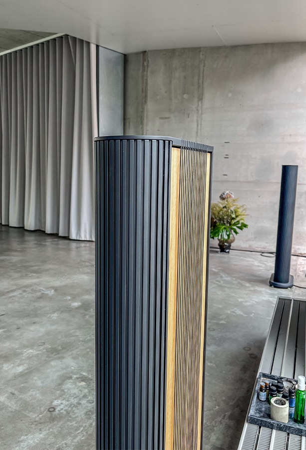 Steinway & Sons Model O speakers in Berlin yoga studio
