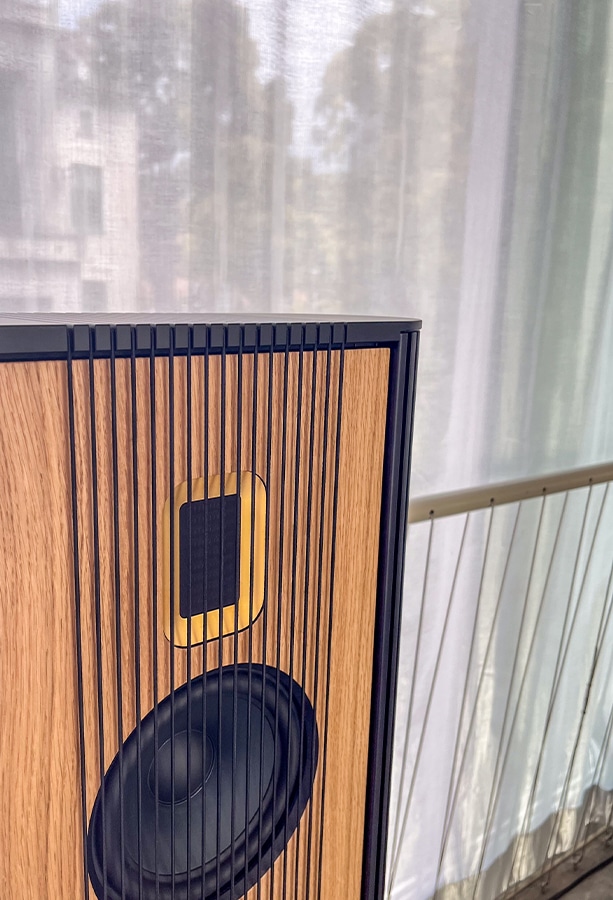 Steinway & Sons Model O speakers in Berlin yoga studio